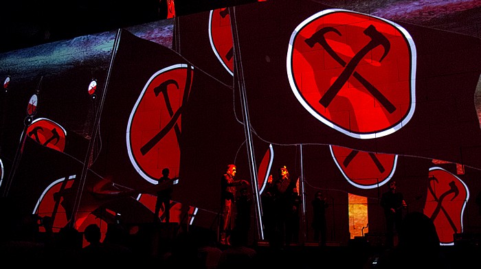 Hartford XL Center: Roger Waters - The Wall Live - In The Flesh