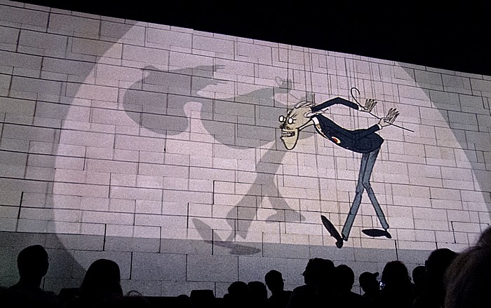 Hartford XL Center: Roger Waters - The Wall Live - The Trial