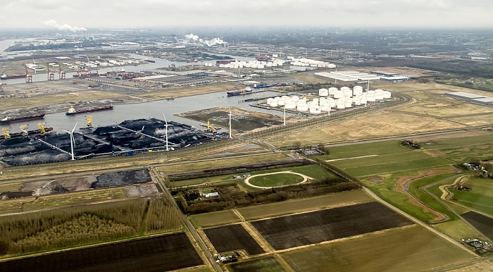 Provinz Noord-Holland - Amsterdam: Westpoort Afrikahaven Amerikahaven Noordzeekanaal Olieterminal Luftbild aerial photo