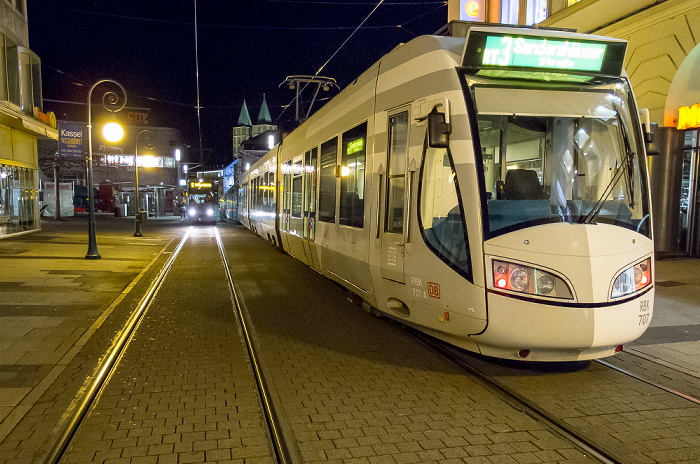 Obere Königsstraße: Straßenbahn der Linie 3 Kassel