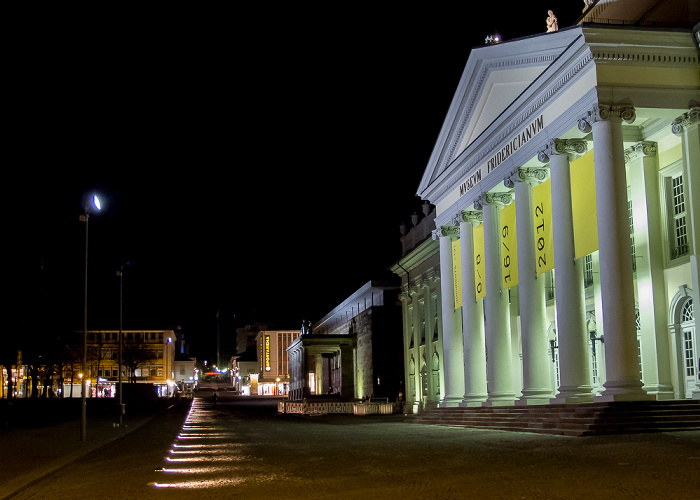 Kassel Friedrichsplatz: Fridericianum Portikus des Roten Palais Treppenstraße