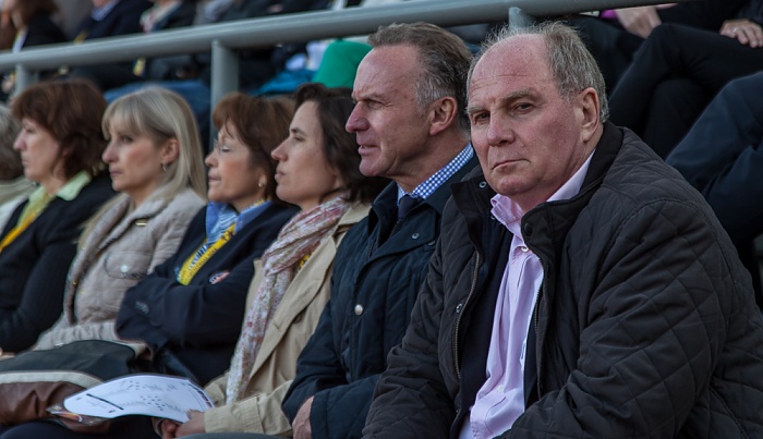 München Olympiastadion: Ehrentribüne mit Karl-Heinz Rummenigge und Uli Hoeneß