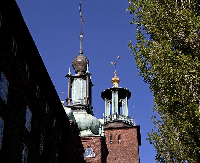 Stadshuset (Stadthaus): Huvudtornet (rechts) und Mantornet Stockholm