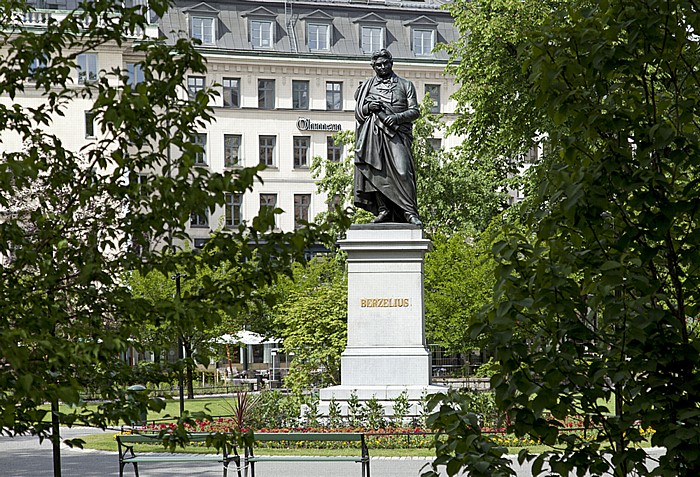 Stockholm Norrmalm: Berzelii Park - Jacob-Berzeliu-Denkmal