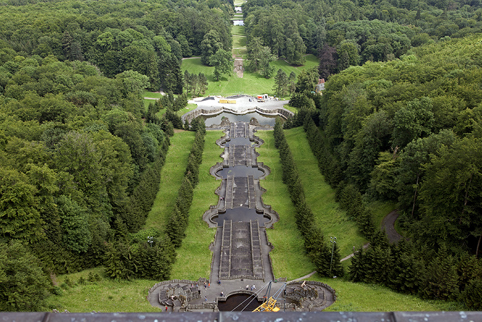 Bergpark Wilhelmshöhe: Blick vom Herkules - Kaskaden und Neptunbecken Kassel