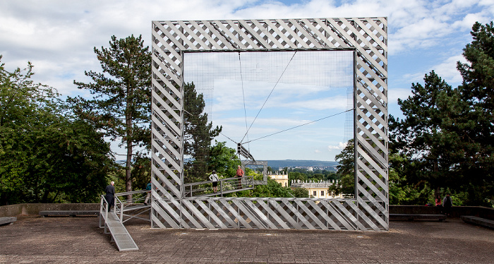 Friedrichsplatz: Rahmenbau (oder Landschaft im Dia) (von Haus-Rucker-Co) - documenta 6 Kassel