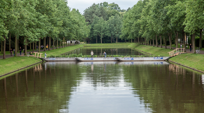 Karlsaue: Mangoldfähre (von Christian Philipp Müller) auf dem Küchengraben - dOCUMENTA (13) Kassel