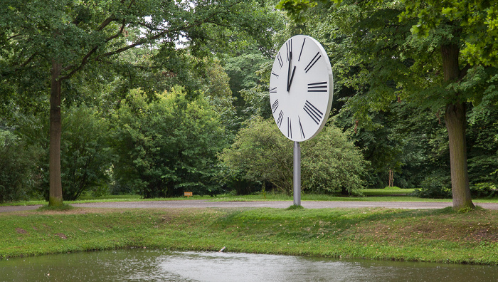 Karlsaue: Clocked Perspective (von Anri Sala) - dOCUMENTA (13) Kassel