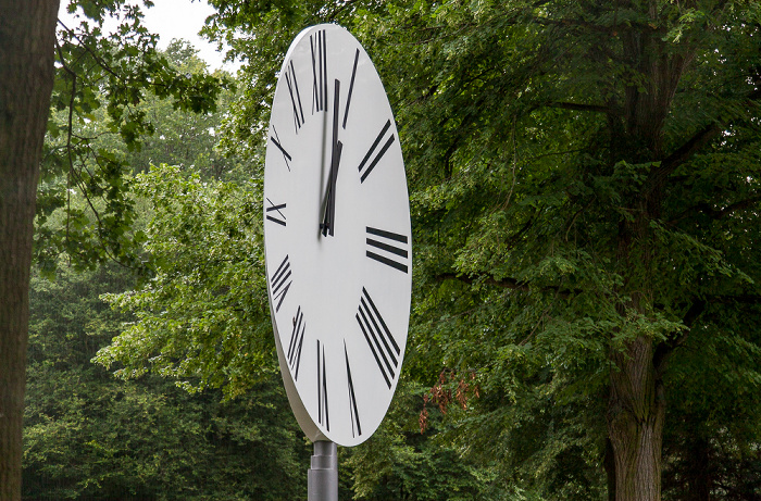 Karlsaue: Clocked Perspective (von Anri Sala) - dOCUMENTA (13) Kassel