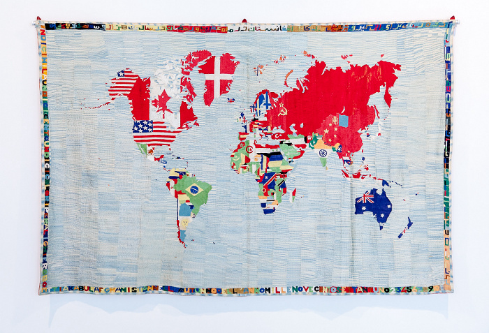 Kassel Fridericianum: Landkarte (Wandteppich, von Alighiero Boetti) - dOCUMENTA (13)