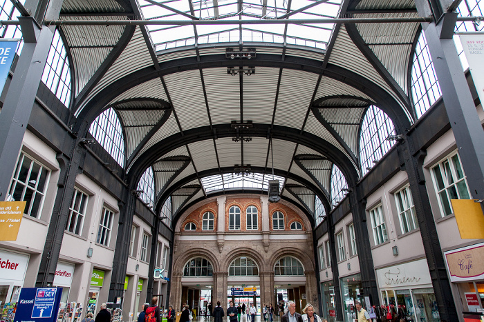 Hauptbahnhof: Bahnhofshalle Kassel