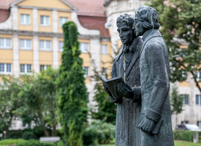 Brüder-Grimm-Platz: Brüder-Grimm-Denkmal Kassel