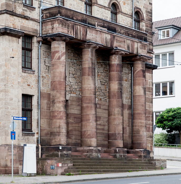 Wilhelmshöher Allee: Hessisches Landesmuseum (Teil des südlichen Torwachengebäudes) Kassel