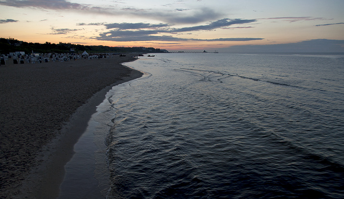 Ahlbeck Blick von der Seebrücke: Sonnenuntergang über Strand und Ostsee