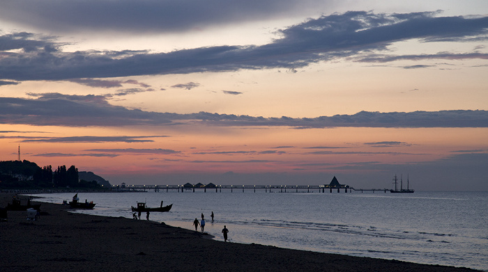 Ahlbeck Blick von der Seebrücke: Sonnenuntergang über Strand und Ostsee