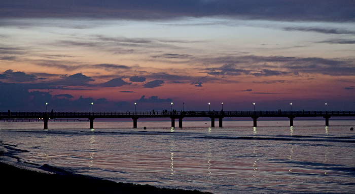 Strand: Sonnenuntergang über der Seebrücke und der Ostsee Ahlbeck