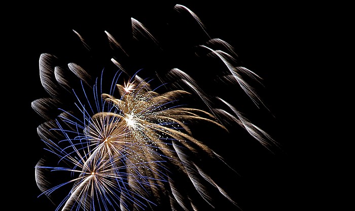 Ahlbeck Strand: Feuerwerk über der Seebrücke und der Ostsee