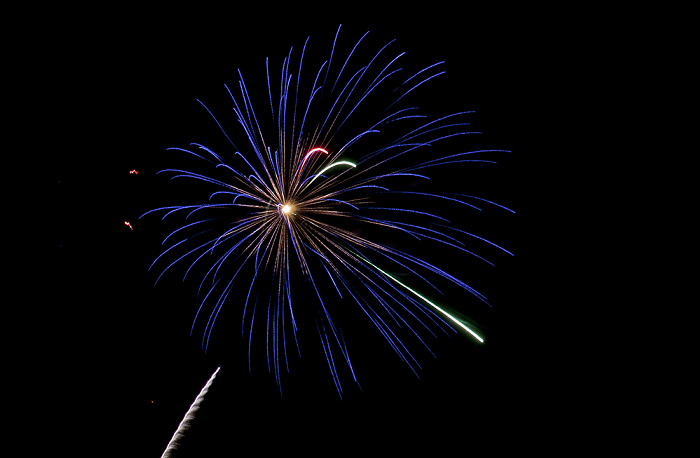 Ahlbeck Strand: Feuerwerk über der Seebrücke und der Ostsee