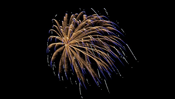 Ahlbeck Strand: Feuerwerk über der Seebrücke und der Ostsee