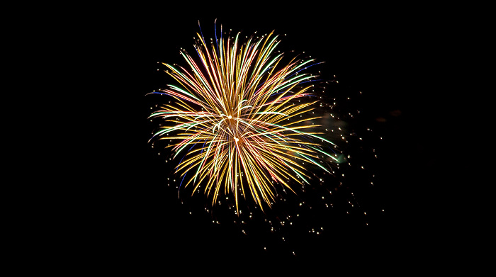 Ahlbeck Strand: Feuerwerk über der Seebrücke und der Ostsee