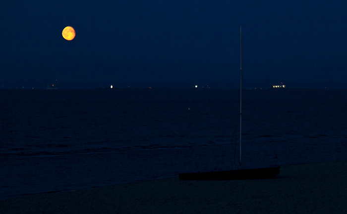 Strand: Mondaufgang über der Ostsee Ahlbeck