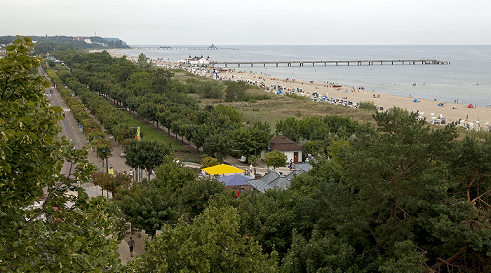 Blick vom Grand City Strandhotel: Dünenstraße, Strand, Seebrücke und Ostsee Ahlbeck