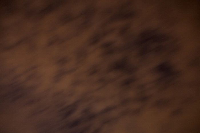 München Blick vom Ostparkhügel: Wolkenbedeckter Nachthimmel
