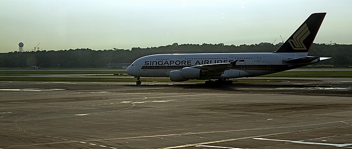 Singapore Changi International Airport: Airbus A380 der Singapore Airlines Singapur