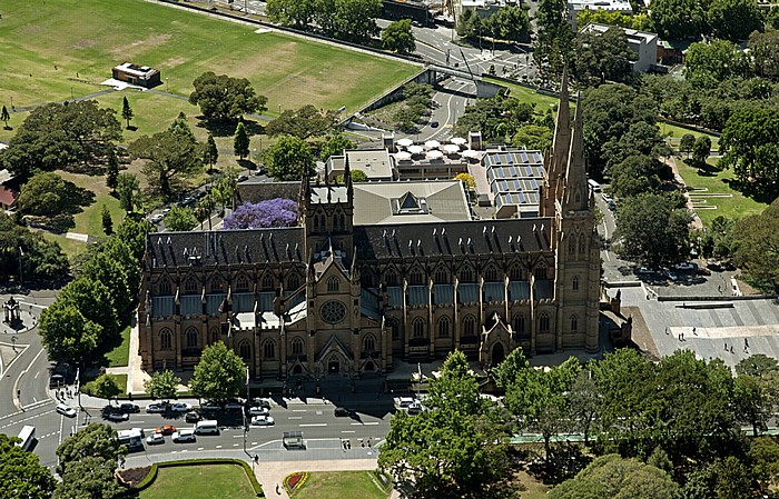 Blick vom Sydney Tower: Saint Mary's Cathedral Sydney