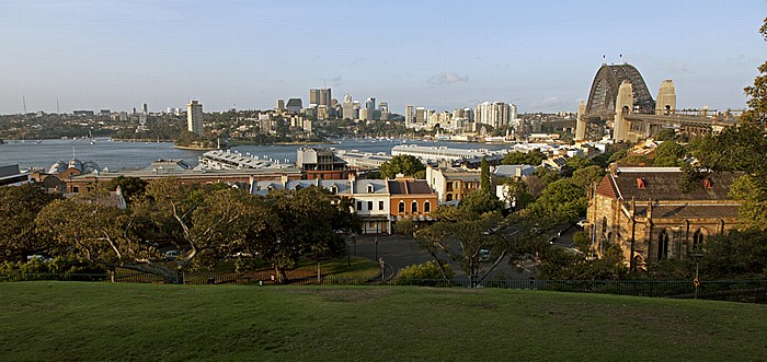Blick vom Observatory Hill (Millers Point): Port Jackson, North Shore, Sydney Harbour Bridge
