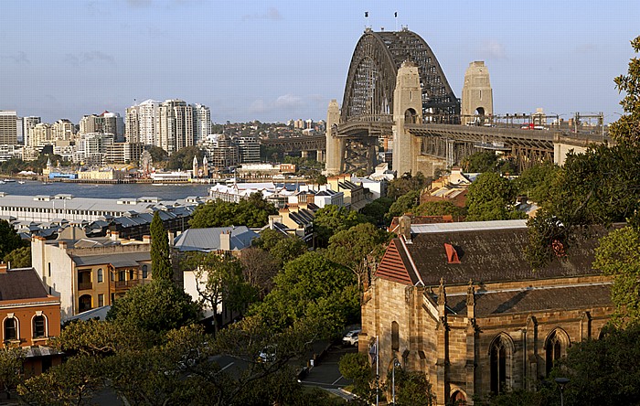 Blick vom Observatory Hill (Millers Point): Sydney Harbour Bridge Garrison Church Luna Park Milsons Point