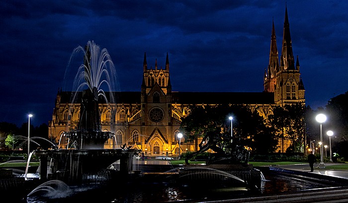 Sydney Hyde Park: Archibald Fountain Saint Mary's Cathedral