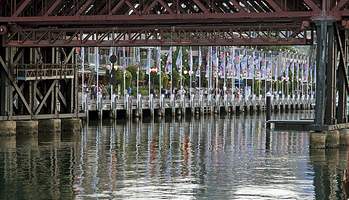 Sydney Darling Harbour: Cockle Bay, Darling Park Pyrmont Bridge