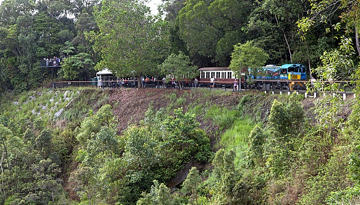 Barron Gorge National Park: Bahnhof Barron Falls mit der Kuranda Scenic Railway Atherton Tablelands