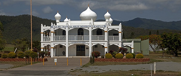 Gordonvale The Sunlander Cairns - Maryborough: Guru Nanak Sikh Mission Temple