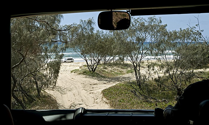 Blick aus dem Allradbus: Cornwells Break Road, 75-Mile-Beach, Korallenmeer (Coral Sea) Fraser Island