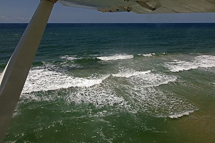 Fraser Island Luftbild aus der Gippsland GA-8 Airvan: Korallenmeer (Coral Sea)