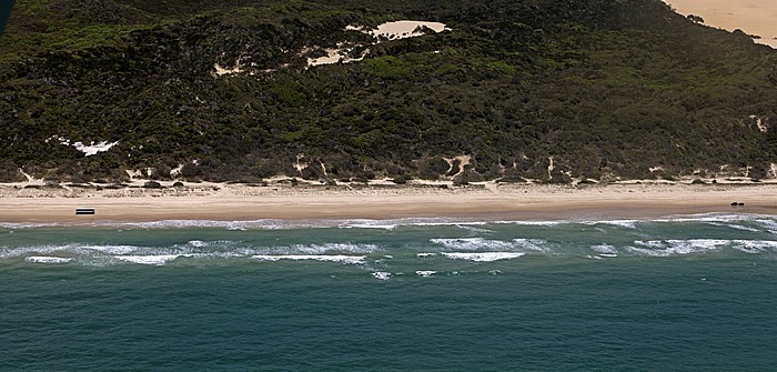 Fraser Island Luftbild aus der Gippsland GA-8 Airvan: 75-Mile-Beach, Korallenmeer (Coral Sea)
