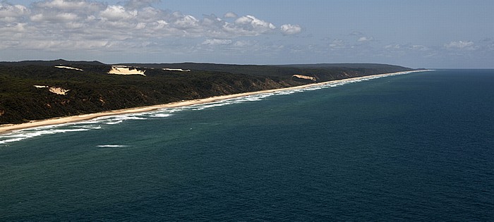 Fraser Island Luftbild aus der Gippsland GA-8 Airvan: Regenwald, 75-Mile-Beach, Korallenmeer (Coral Sea)