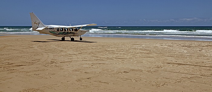 75-Mile-Beach: Gippsland GA-8 Airvan der Air Fraser Island