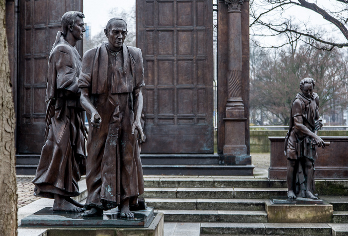 Hannover Altstadt: Platz der Göttinger Sieben - Denkmal der Göttinger Sieben