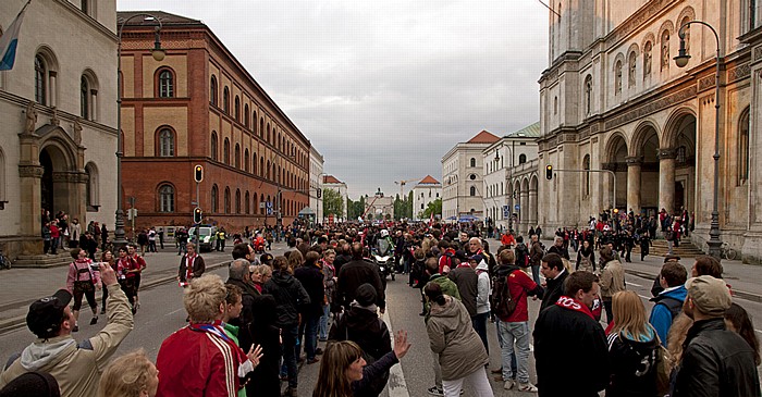 Ludwigstraße: Meisterschaftskorso 2013 des FC Bayern München
