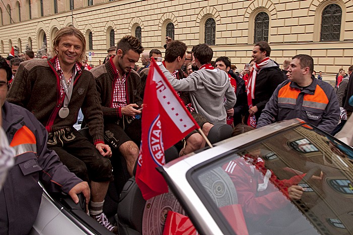 Ludwigstraße: Meisterschaftskorso 2013 des FC Bayern München