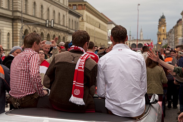 Ludwigstraße: Meisterschaftskorso 2013 des FC Bayern München