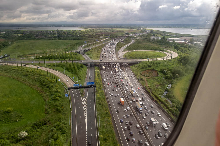 London Borough of Hillingdon: M25 (London Orbital Motorway) Luftbild aerial photo