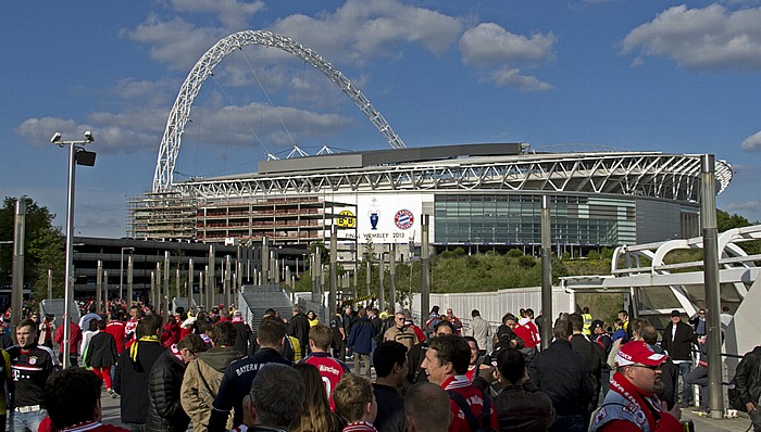 London Wembley Park: White Horse Bridge, Wembley-Stadion (Wembley Stadium)