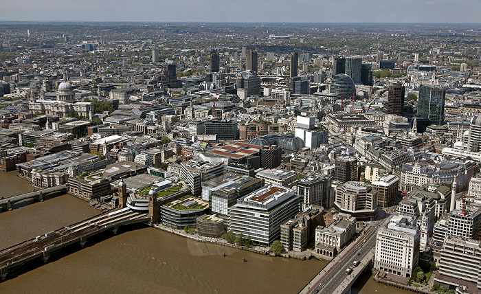 Blick von The Shard: Themse, City of London London