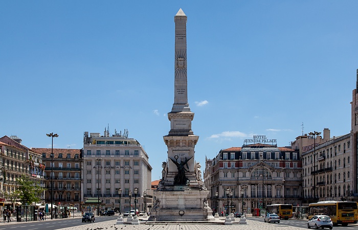 Baixa: Praça dos Restauradores - Obelisk Lissabon