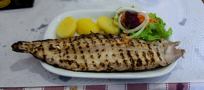Baixa: Restaurante da Calçada (Santa Justa) - Gegrillter Fisch Lissabon