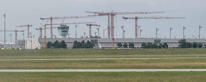 München Flughafen Franz Josef Strauß: Terminal 2 - Baustelle des Satellitenterminal